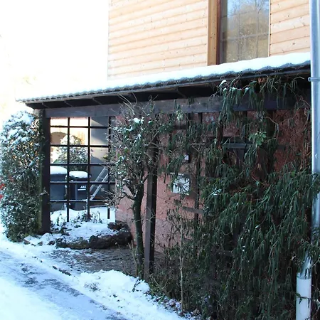 Haus Am Burgring Apartamento *